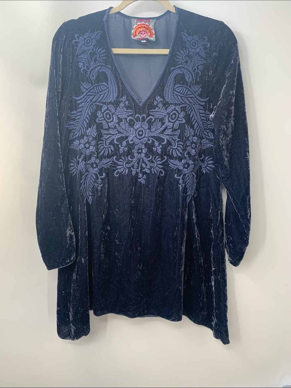 Johnny Was Women's Blue Velvet V-Neck Embroidered Floral Accent Tunic Size S
